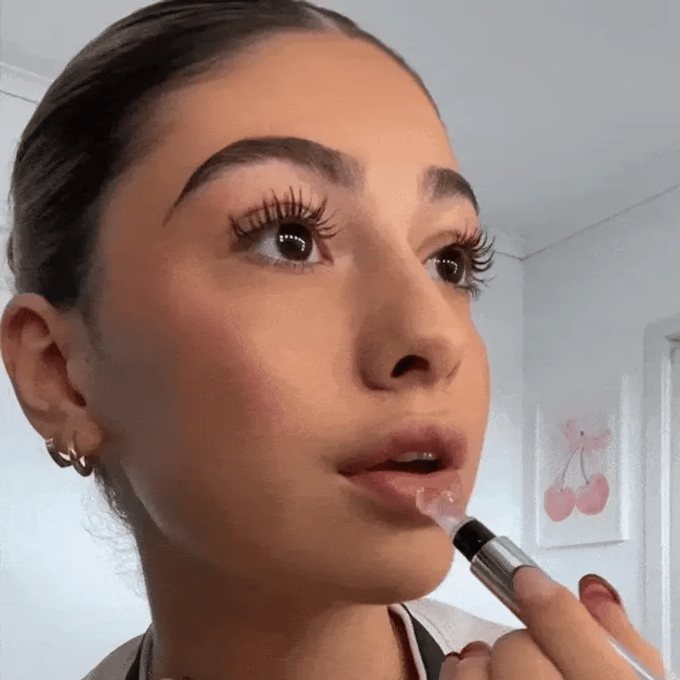 Daynava – За плътни, сочни устни